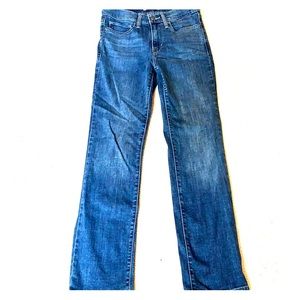 Levi’s women’s slim straight jean size 27